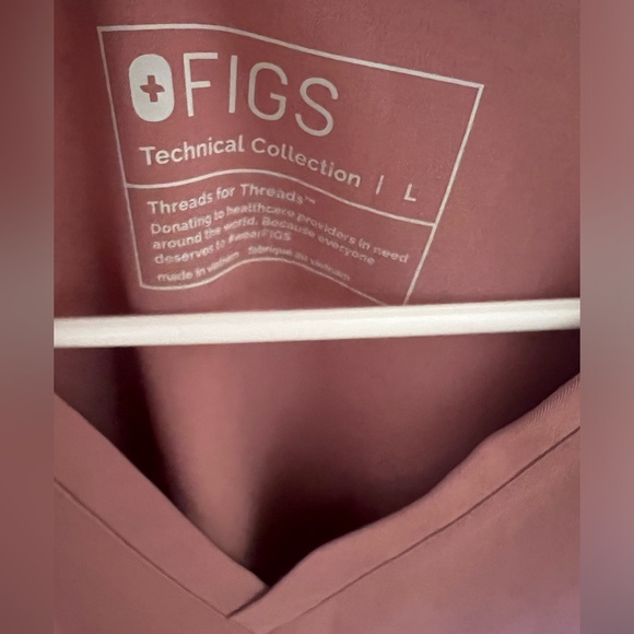 Figs Catarina scrub top
Size large
Mauve - Picture 2 of 3